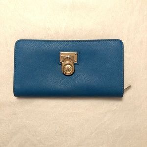 Michael Kors Zip Around Wallet